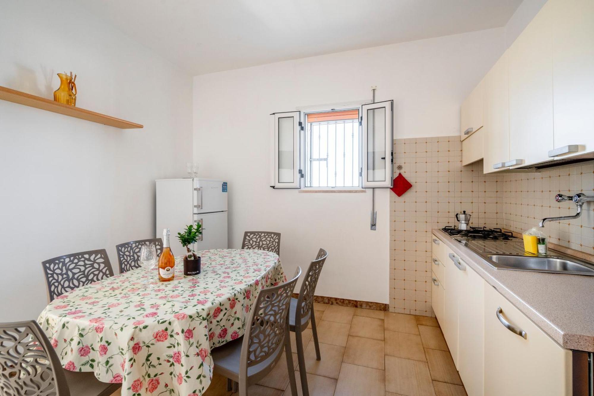 וילאנובה די אוסטוני Monolocale Ilporticciolovacanze מראה חיצוני תמונה